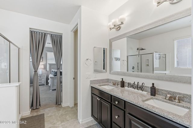 9526 S Quiet Dove Drive, Tucson, AZ 85747