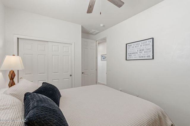 9526 S Quiet Dove Drive, Tucson, AZ 85747