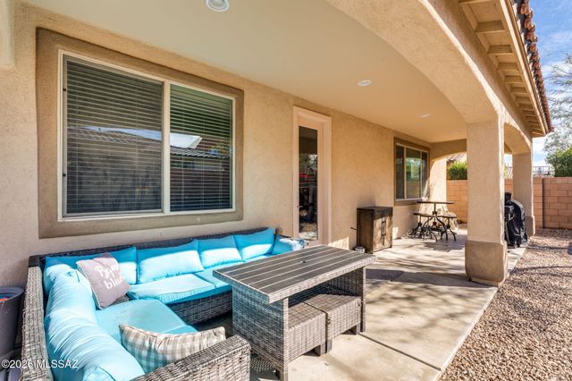 9526 S Quiet Dove Drive, Tucson, AZ 85747