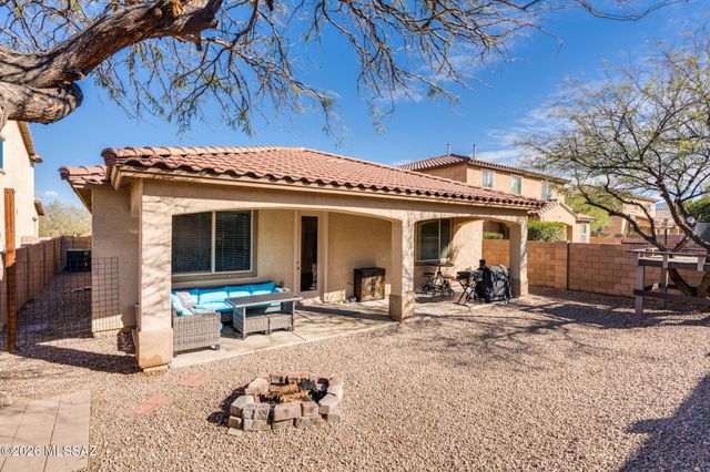 9526 S Quiet Dove Drive, Tucson, AZ 85747