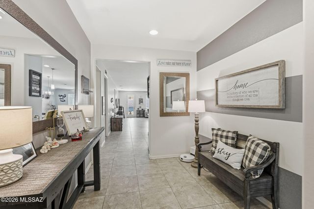 9526 S Quiet Dove Drive, Tucson, AZ 85747