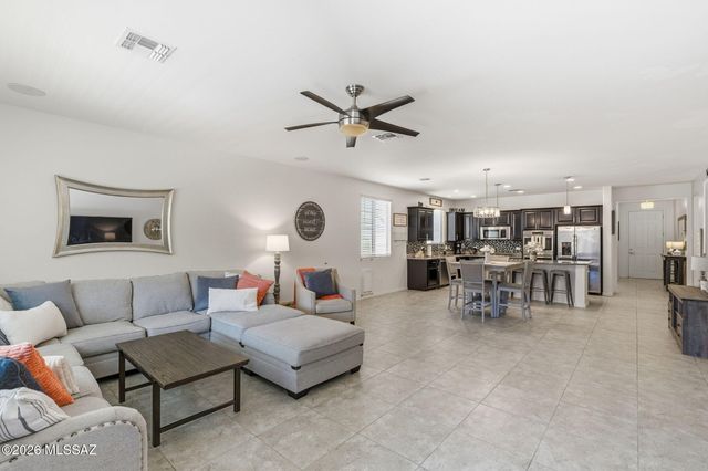 9526 S Quiet Dove Drive, Tucson, AZ 85747