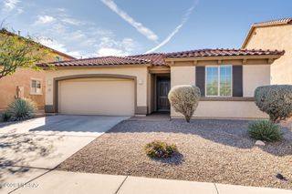 9526 S Quiet Dove Drive, Tucson, AZ 85747