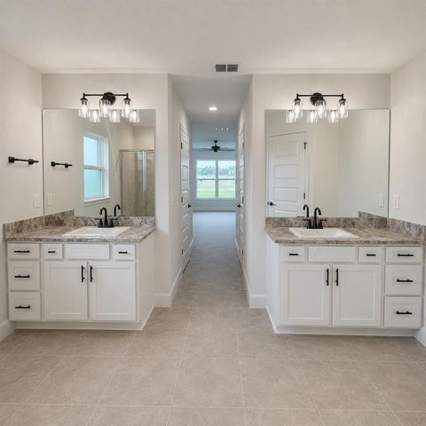 372 SW Feldman Avenue, Port St. Lucie, FL 34953