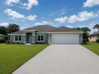 372 SW Feldman Avenue, Port St. Lucie, FL 34953