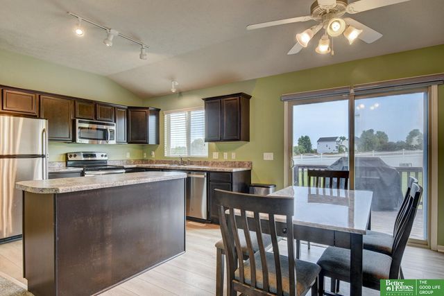 19418 R Street, Omaha, NE 68135