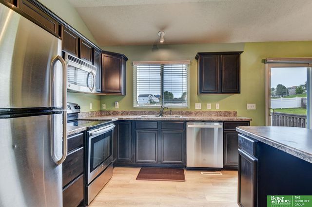 19418 R Street, Omaha, NE 68135