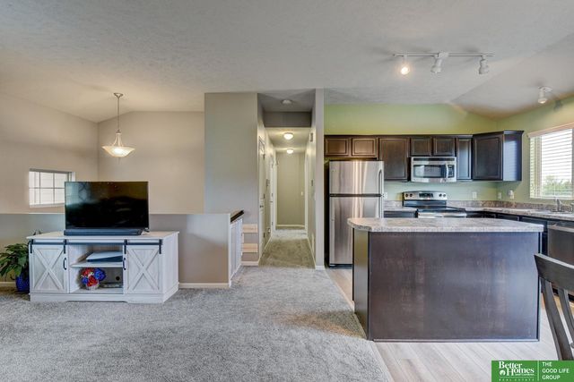 19418 R Street, Omaha, NE 68135
