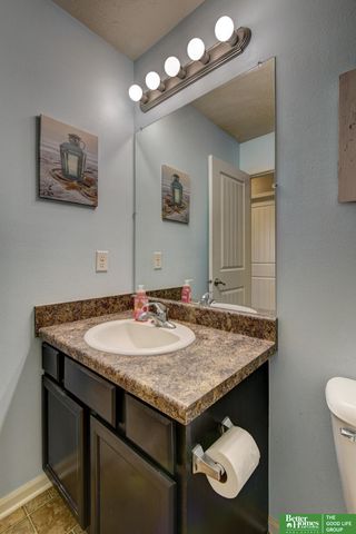 19418 R Street, Omaha, NE 68135