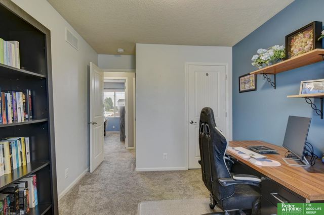 19418 R Street, Omaha, NE 68135