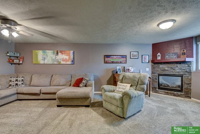 19418 R Street, Omaha, NE 68135