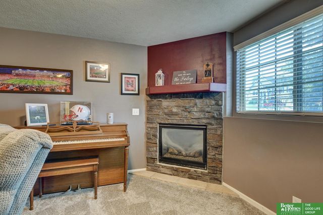 19418 R Street, Omaha, NE 68135