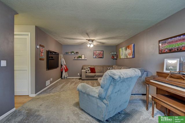 19418 R Street, Omaha, NE 68135