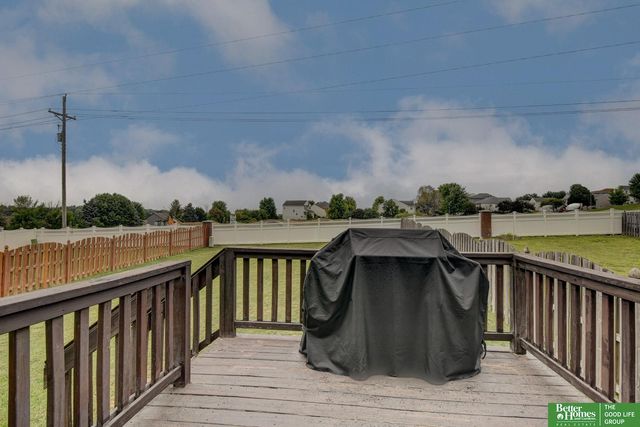 19418 R Street, Omaha, NE 68135