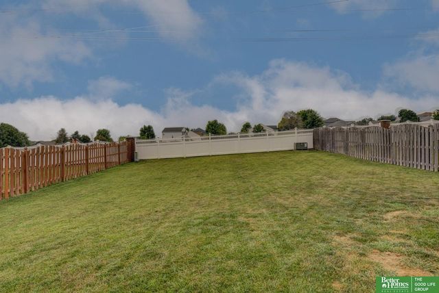 19418 R Street, Omaha, NE 68135