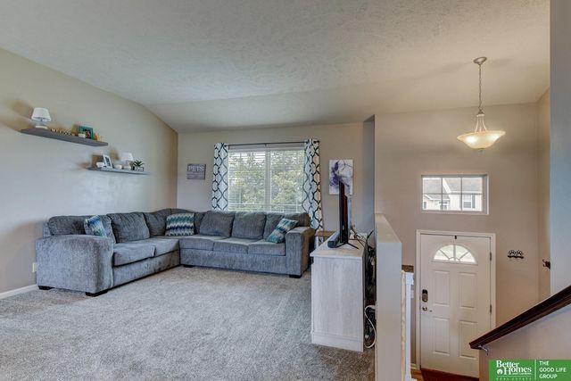 19418 R Street, Omaha, NE 68135