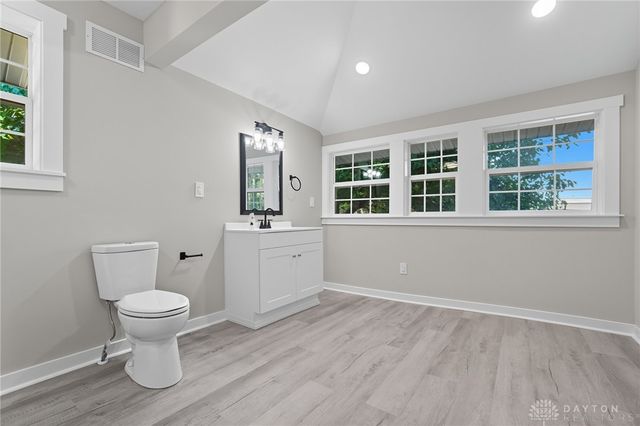 210 N Oakley Avenue, Columbus, OH 43204