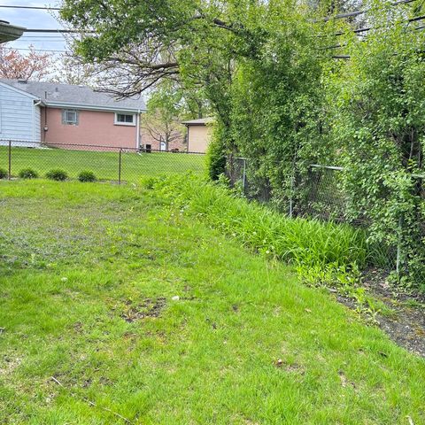 137 Julie Drive, Glenview, IL 60025