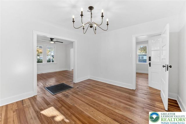 3 Oakland Avenue, East Stroudsburg, PA 18301