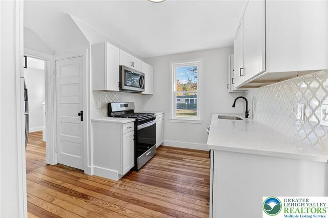 3 Oakland Avenue, East Stroudsburg, PA 18301