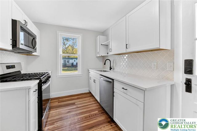 3 Oakland Avenue, East Stroudsburg, PA 18301