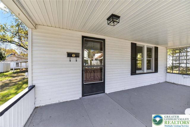 3 Oakland Avenue, East Stroudsburg, PA 18301