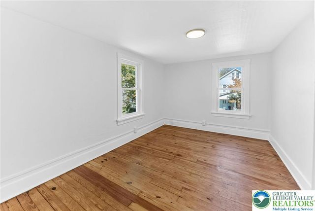 3 Oakland Avenue, East Stroudsburg, PA 18301