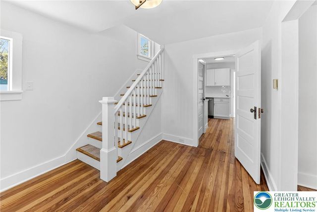 3 Oakland Avenue, East Stroudsburg, PA 18301
