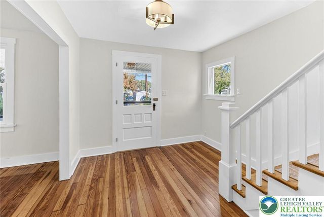 3 Oakland Avenue, East Stroudsburg, PA 18301