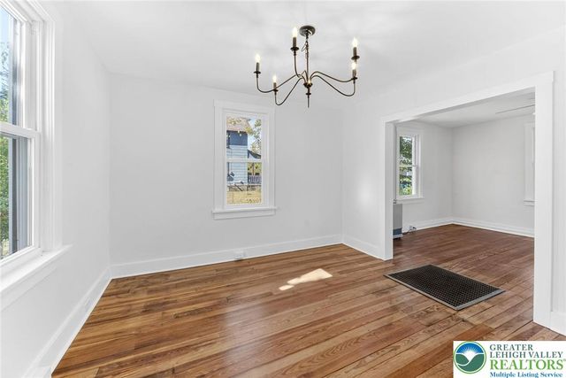 3 Oakland Avenue, East Stroudsburg, PA 18301
