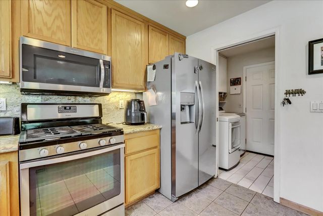 15900 Dry Creek Ln, Grass Valley, CA 95949