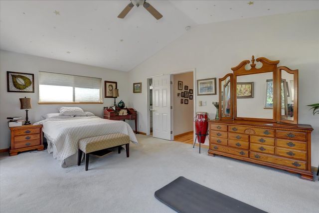 15900 Dry Creek Ln, Grass Valley, CA 95949