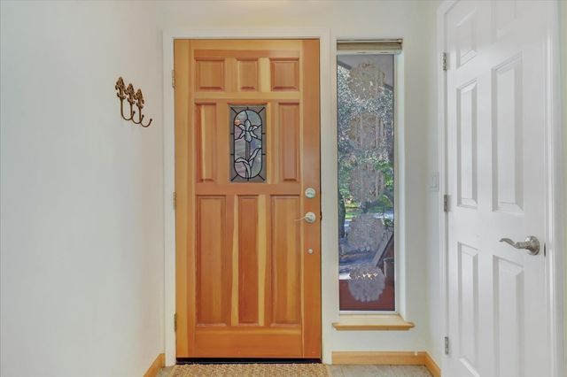 15900 Dry Creek Ln, Grass Valley, CA 95949