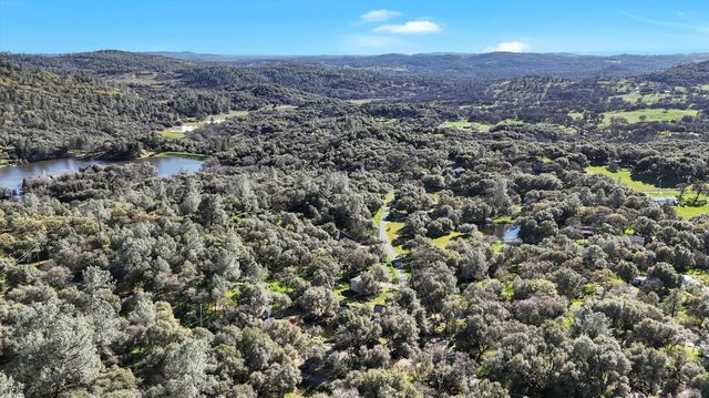 15900 Dry Creek Ln, Grass Valley, CA 95949