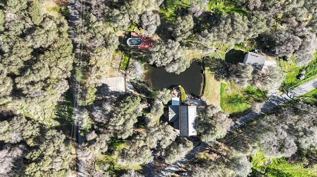 15900 Dry Creek Ln, Grass Valley, CA 95949