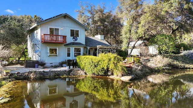 15900 Dry Creek Ln, Grass Valley, CA 95949