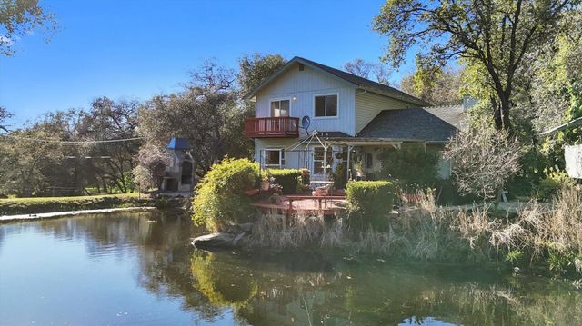 15900 Dry Creek Ln, Grass Valley, CA 95949