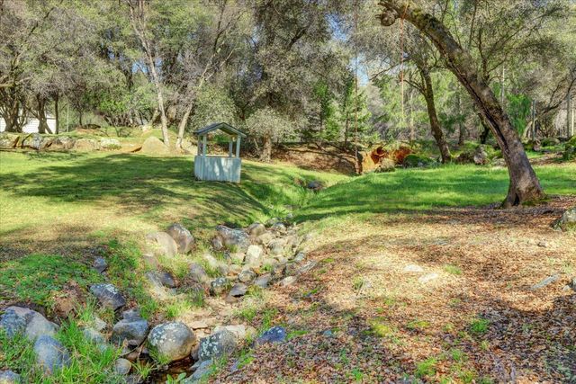 15900 Dry Creek Ln, Grass Valley, CA 95949