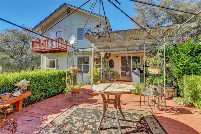 15900 Dry Creek Ln, Grass Valley, CA 95949