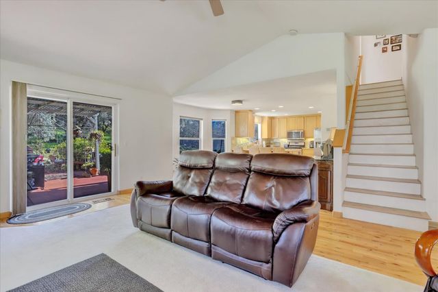 15900 Dry Creek Ln, Grass Valley, CA 95949