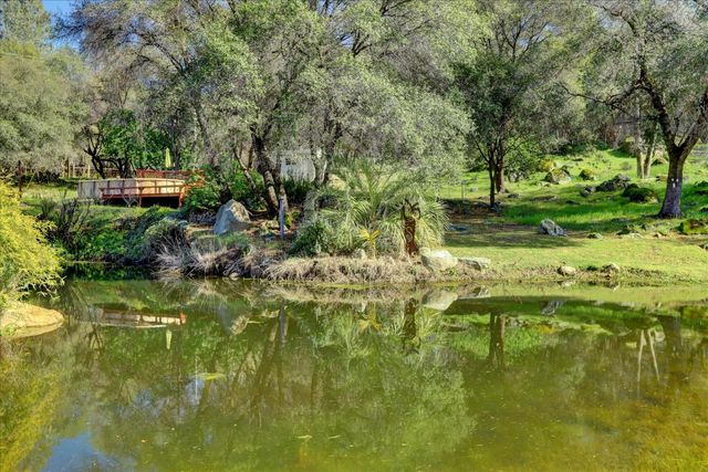 15900 Dry Creek Ln, Grass Valley, CA 95949