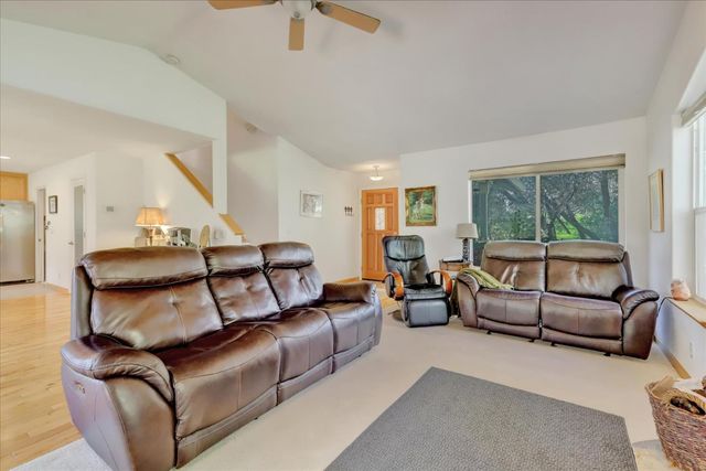 15900 Dry Creek Ln, Grass Valley, CA 95949