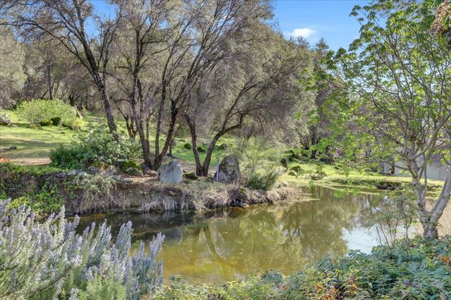 15900 Dry Creek Ln, Grass Valley, CA 95949