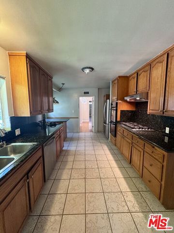 1546 San Ysidro Drive, Beverly Hills, CA 90210