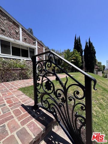 1546 San Ysidro Drive, Beverly Hills, CA 90210