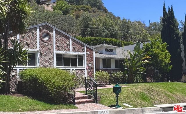 1546 San Ysidro Drive, Beverly Hills, CA 90210
