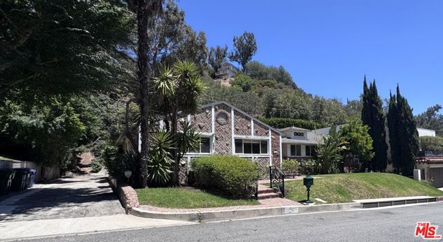 1546 San Ysidro Drive, Beverly Hills, CA 90210