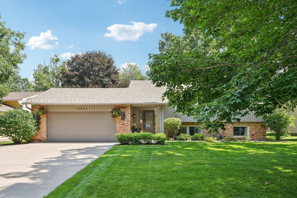 10823 Fillmore Street NE, Blaine, MN 55434