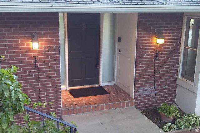 1232 E CHANDLER CIR, Salt Lake City, UT 84103