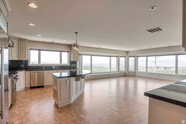 1232 E CHANDLER CIR, Salt Lake City, UT 84103